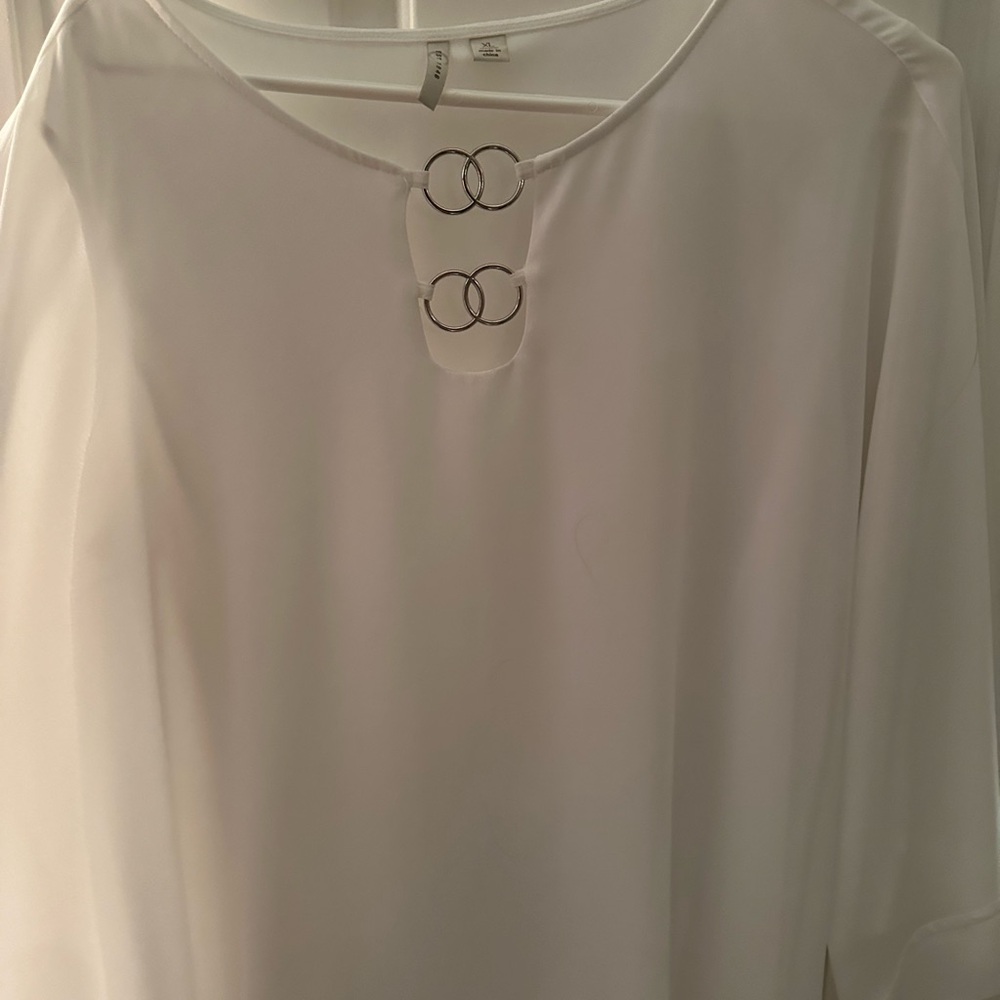 Cato’s White top.  Size XL